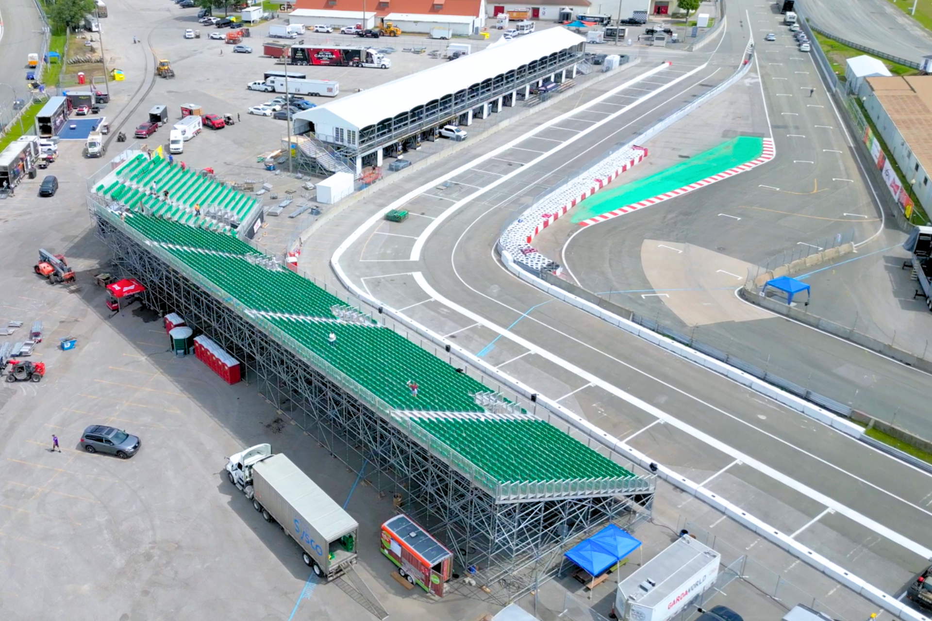 Bird View - Groupe ALFA - Grand Prix 3R - Gradin et loge evenementiel